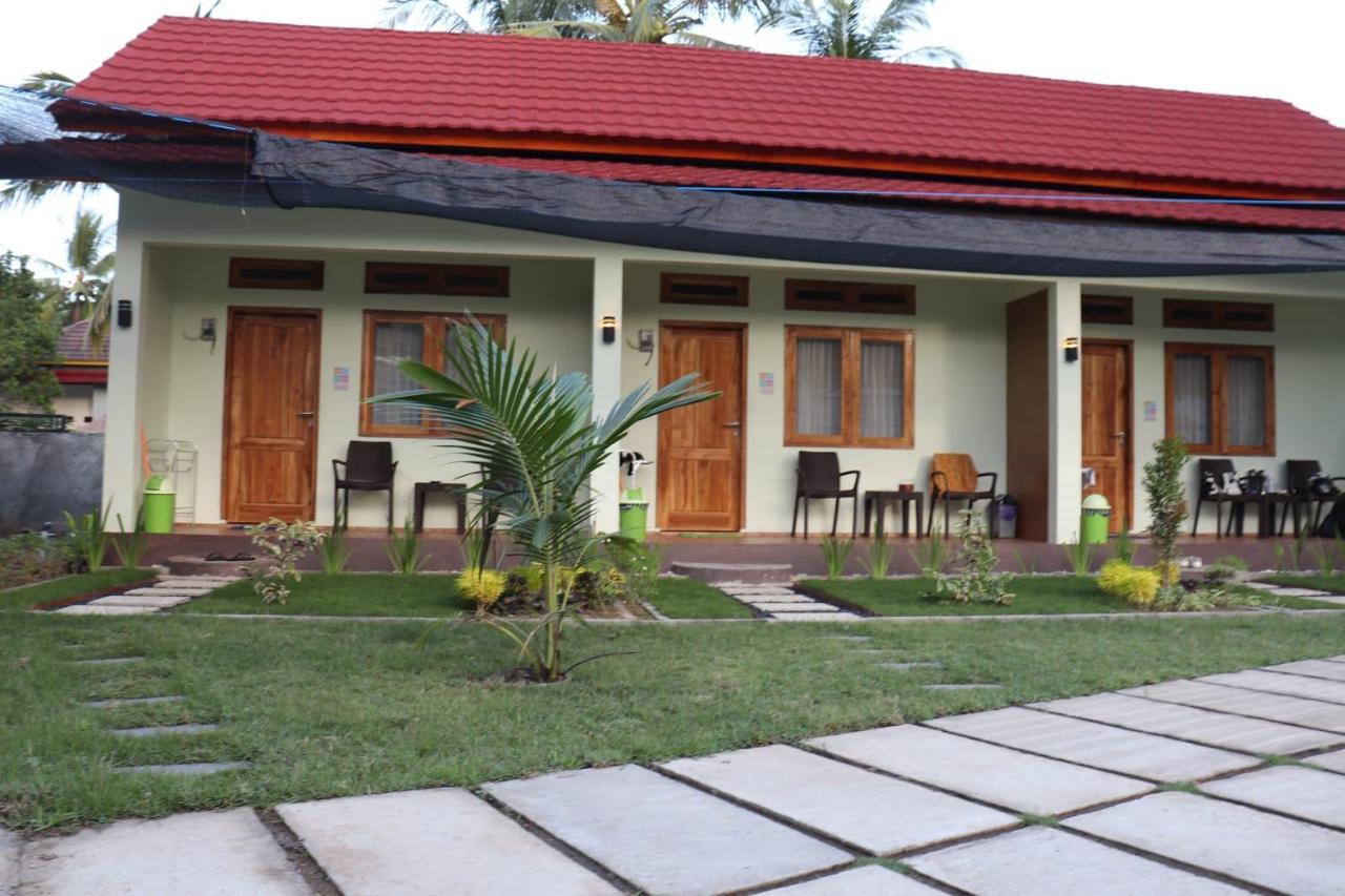 Room 212 Kuta  Buitenkant foto