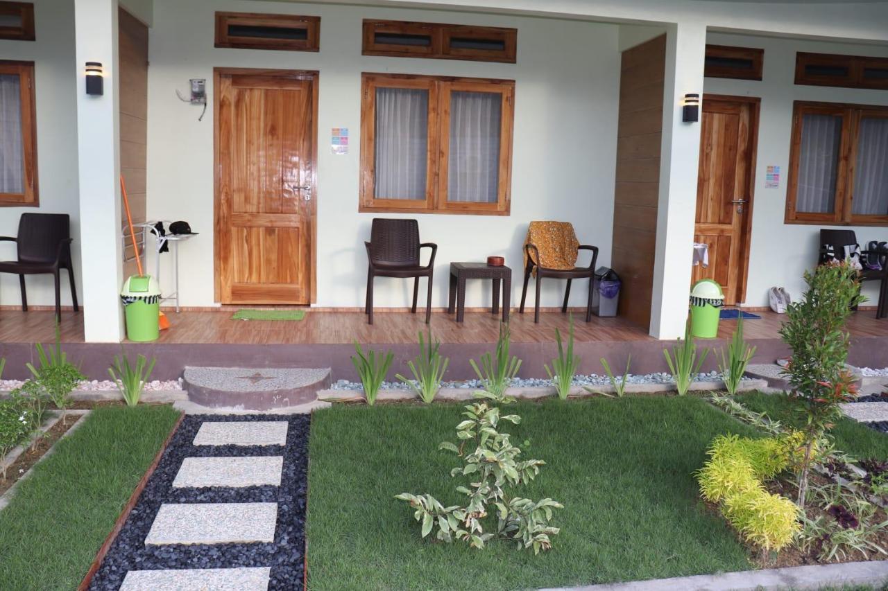 Room 212 Kuta  Buitenkant foto