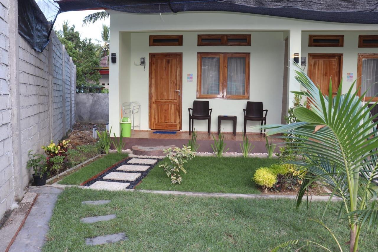 Room 212 Kuta  Buitenkant foto