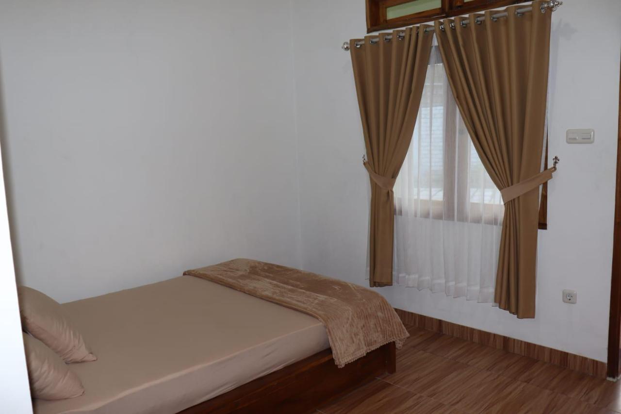 Room 212 Kuta  Buitenkant foto